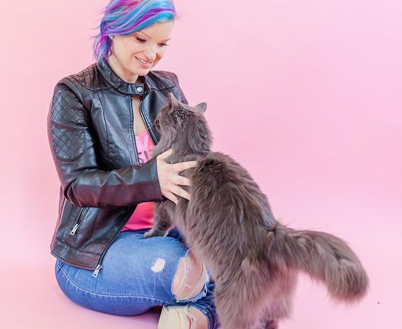 Chat & Chuckle with Laura Cassiday of Pawsitive Vibes Cat Behavior and Training